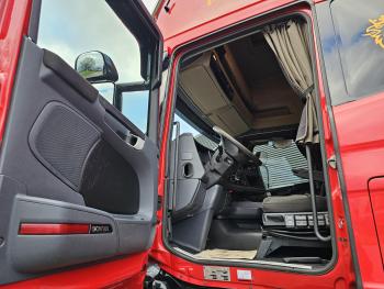 Scania R520 V8 4x2 / RETARDER / 2 TANKS